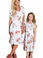 Load image into Gallery viewer, Floral Mommy And Me Matching Dresses
