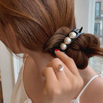 Load image into Gallery viewer, Elegant Pearl Hair Clip
